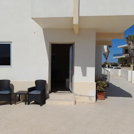 Sunshine Holiday 4 Next To The Sea Apartment St. Paul's Bay